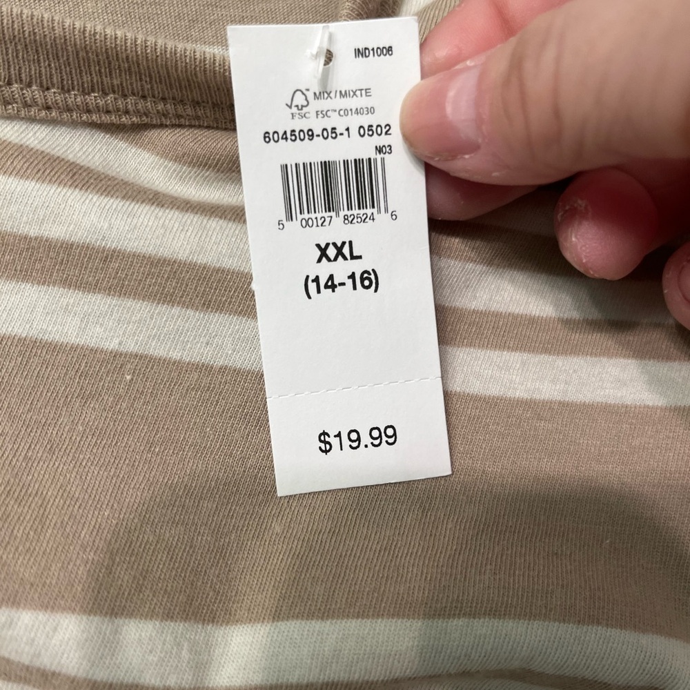 GAP Kids Tan and White Striped Top size
14-16/xxl